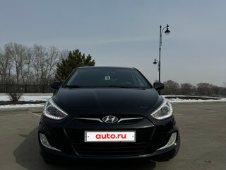 2013 Hyundai Solaris I, чёрный, 995000 рублей, вид 2