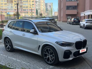 2021 BMW X5 35d IV (G05/G18), белый, 8150000 рублей, вид 2