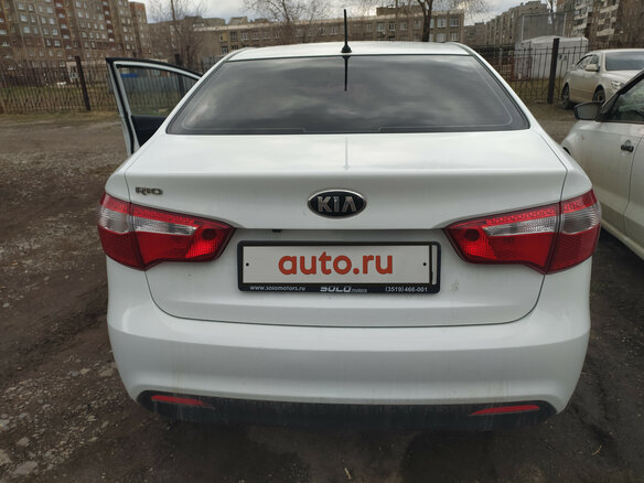 2014 Kia Rio 6-speed III, белый - вид 3