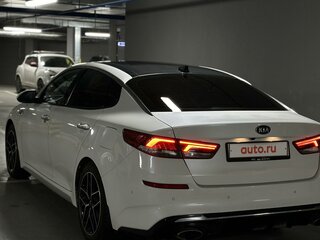 2019 Kia Optima IV Рестайлинг, белый, 1900000 рублей, вид 1