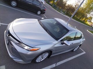 2020 Toyota Camry VIII (XV70), серебристый, 2800000 рублей, вид 1