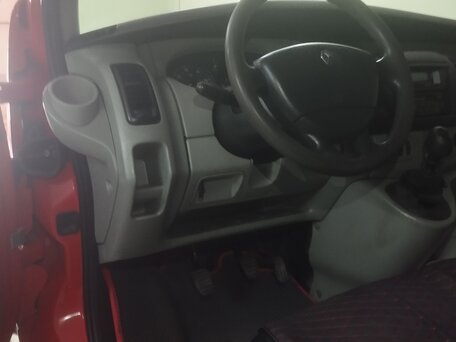 2005 Renault Trafic, красный, 1150000 рублей, вид 2