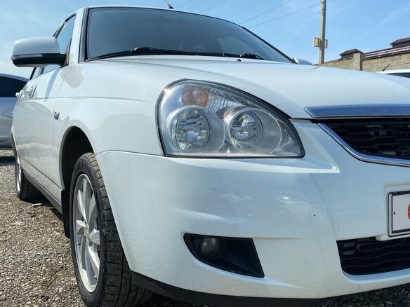 2018 Lada (ВАЗ) Priora I Рестайлинг, белый, 970000 рублей - вид 5