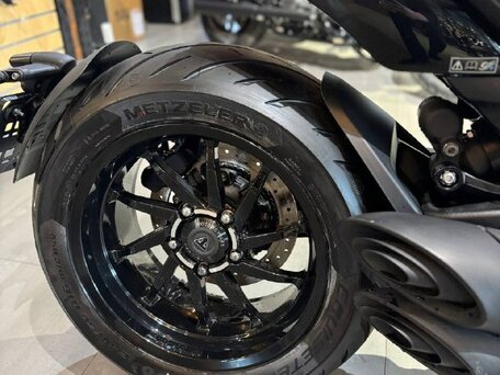 2024 Triumph Rocket 3, чёрный, 3600000 рублей, вид 5