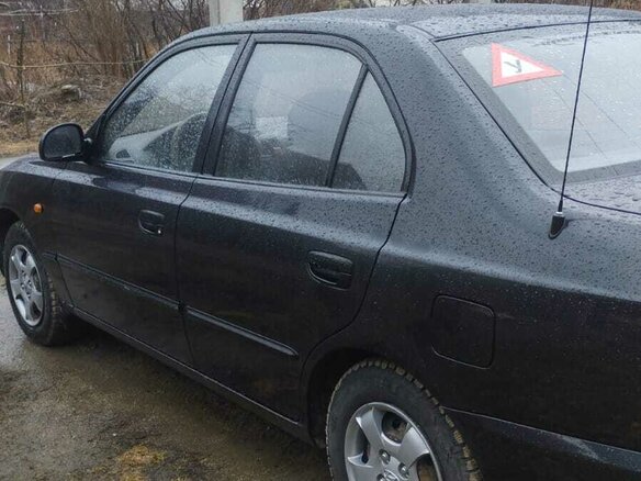 2011 Hyundai Accent ТагАЗ II, чёрный, 390000 рублей - вид 3