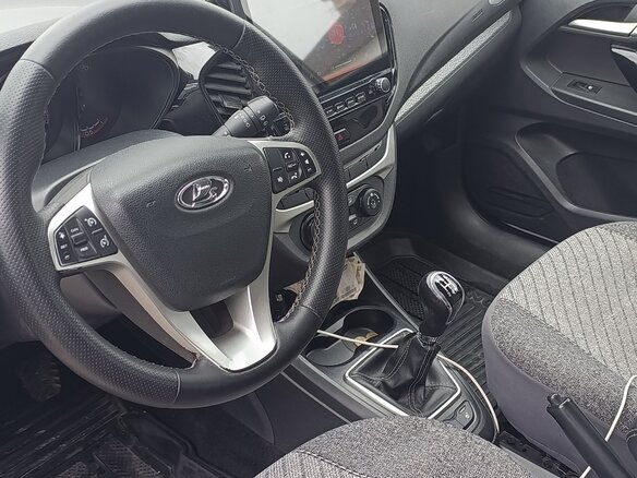 2019 Lada (ВАЗ) Vesta SW Cross I, белый, 1000000 рублей - вид 3