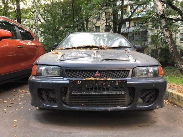 1994 Mitsubishi Lancer VI, серый - вид 2