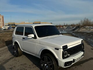 2010 Lada (ВАЗ) 2121 (4x4) I Рестайлинг, белый, 450000 рублей, вид 1