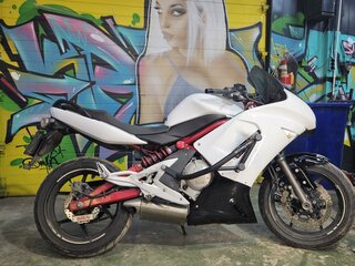2006 Kawasaki ER-6F (Ninja 650R), белый, 310000 рублей, вид 1