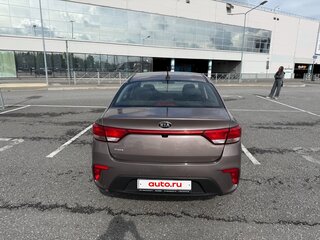 2018 Kia Rio IV, серый, 1000000 рублей, вид 4