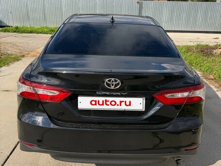 2018 Toyota Camry VIII (XV70), чёрный, 1400000 рублей, вид 3