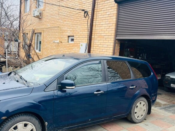 2010 Ford Focus II Рестайлинг, синий, 620000 рублей - вид 3