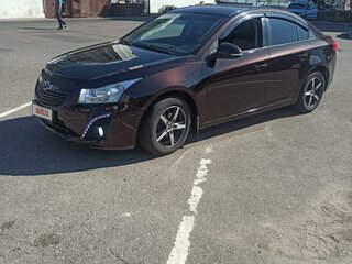 2014 Chevrolet Cruze I Рестайлинг, коричневый, 900000 рублей, вид 3