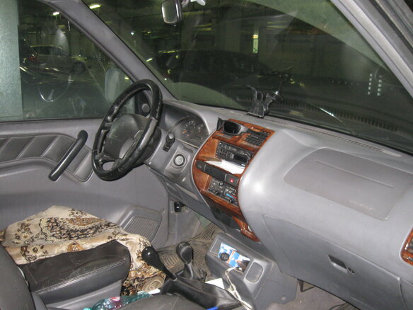 2001 Nissan Terrano II Рестайлинг 2, зелёный - вид 4