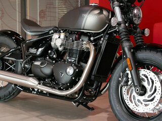 2023 Triumph Bonneville Bobber, серый, 1840000 рублей, вид 5