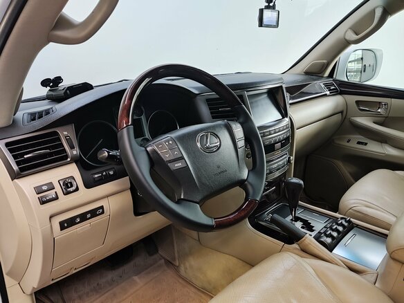 2009 Lexus LX 570 III, белый, 3200000 рублей - вид 13