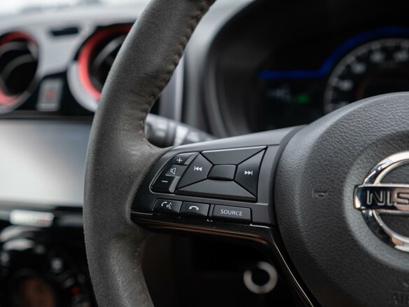 2017 Nissan Note Nismo e-Power II Рестайлинг, белый, 1479000 рублей - вид 17