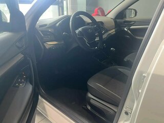 2023 Lada (ВАЗ) Vesta I Рестайлинг (NG), белый, 990000 рублей, вид 5