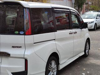 2016 Honda Stepwgn V, белый, 1900000 рублей, вид 5