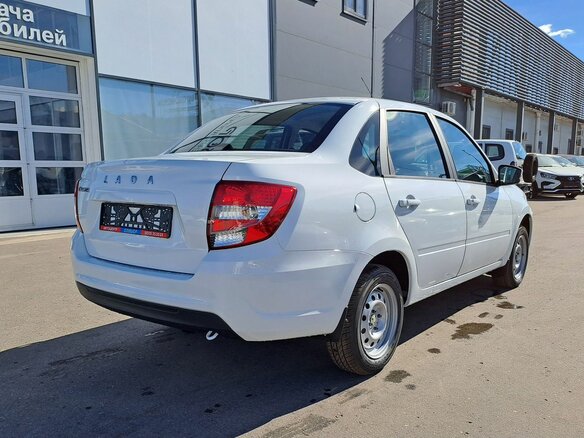 2026 Lada (ВАЗ) Granta I Рестайлинг, белый, 1089900 рублей - вид 5