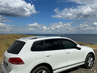 2014 Volkswagen Touareg II, белый, 2590000 рублей, вид 3