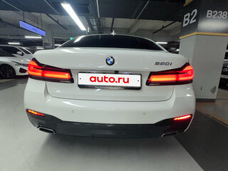 2022 BMW 5 серии 520i VII (G30/G31/G38) Рестайлинг, белый, 5220000 рублей, вид 3