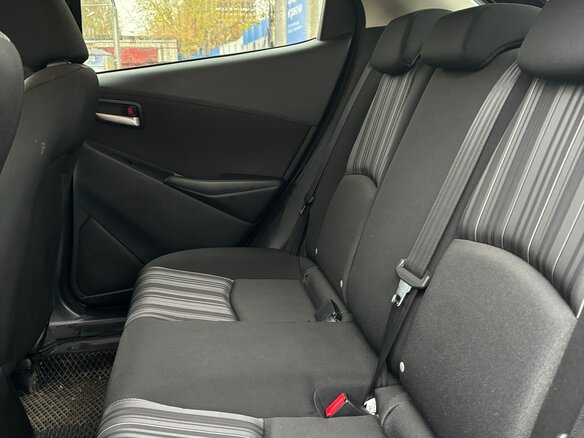 2020 Mazda 2 III (DJ) Рестайлинг, чёрный, 1600000 рублей - вид 10