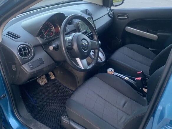 2013 Mazda 2 II Рестайлинг (DE2), голубой, 850000 рублей - вид 7