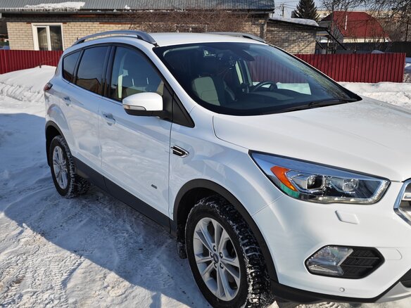 2016 Ford Kuga II Рестайлинг, белый, 2045000 рублей - вид 5