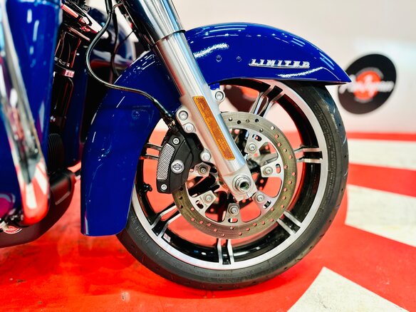 2023 Harley-Davidson Ultra Limited, синий, 2350000 рублей - вид 17