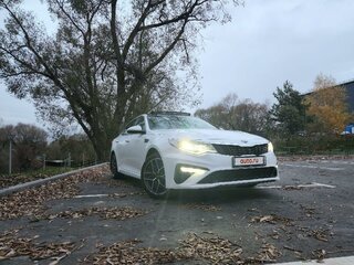 2019 Kia Optima IV Рестайлинг, белый, 2250000 рублей, вид 2