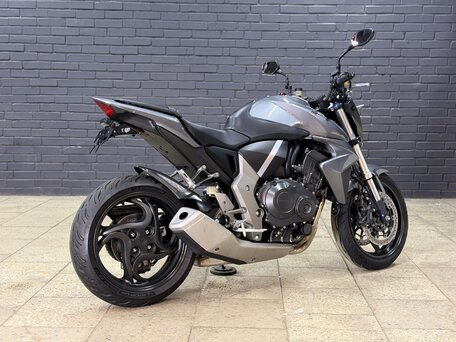 2008 Honda CB 1000R, серый, 725000 рублей, вид 5