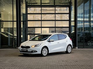 2013 Kia Ceed II, белый, 870000 рублей, вид 3