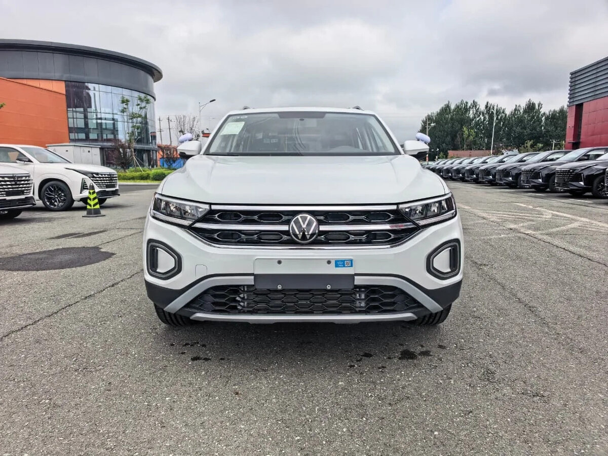 Открыть фотографии: Volkswagen T-Roc I (China Market) Рестайлинг