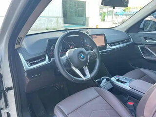 2023 BMW X1 Long 20Li sDrive III (U11/U12), белый, 2642000 рублей, вид 4