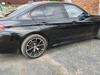 2017 BMW 3 серии 320i xDrive VI (F3x) Рестайлинг, чёрный, 2400000 рублей, вид 4