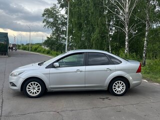 2010 Ford Focus II Рестайлинг, серебристый, 560000 рублей, вид 2