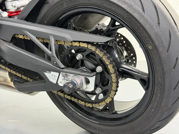2023 BMW S 1000 RR, чёрный, 2000000 рублей - вид 5