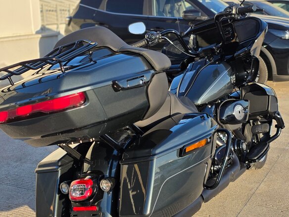 2026 Harley-Davidson Road Glide Limited, серый, 4499000 рублей - вид 5