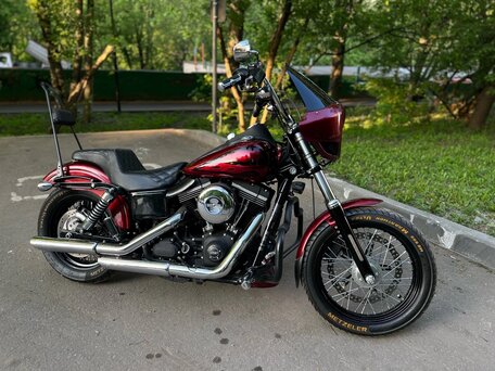 2017 Harley-Davidson Street Bob, красный, 1060000 рублей, вид 3