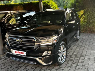 2017 Toyota Land Cruiser 200 Series Рестайлинг 2, чёрный, 8990000 рублей, вид 1