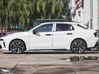2026 Lynk & Co 03 I Рестайлинг 2, белый, 2099000 рублей, вид 2