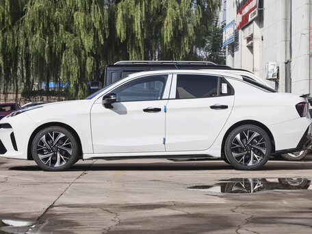 2026 Lynk & Co 03 I Рестайлинг 2, белый, 2450000 рублей, вид 2