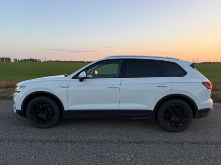 2020 Volkswagen Touareg III, белый, 3250000 рублей, вид 5