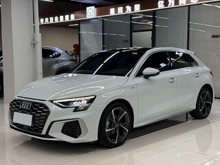 2023 Audi A3 Sportback 35 TFSI IV (8Y), белый, 1920000 рублей, вид 1
