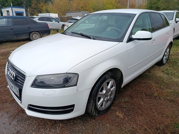 2012 Audi A3 II (8P) Рестайлинг 2, белый, 650000 рублей