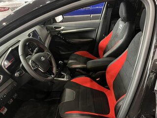 2026 Lada (ВАЗ) Vesta SW Sport I Рестайлинг (NG), чёрный, 2557000 рублей, вид 4