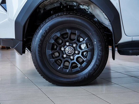 2026 Toyota Hilux IX, белый, 7500000 рублей - вид 13