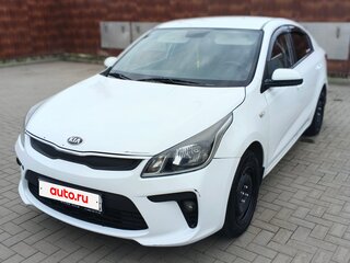 2018 Kia Rio IV, белый, 800000 рублей, вид 1