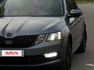 2018 Skoda Octavia III (A7) Рестайлинг, серый, 1690000 рублей, вид 2